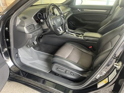 Used 2018 Honda Accord Sport image 9