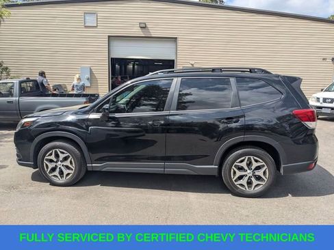 Used 2022 Subaru Forester Premium image 8