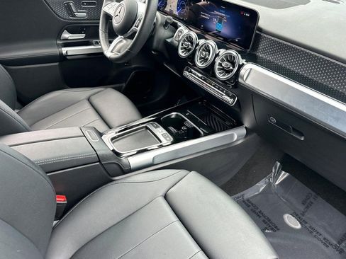 Used 2025 Mercedes-Benz EQB 250+ image 34