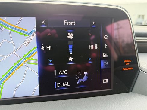 Used 2019 Lexus ES 300h w/ Luxury Package image 23