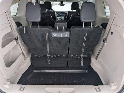 Certified 2018 Chrysler Pacifica Touring-L image 26