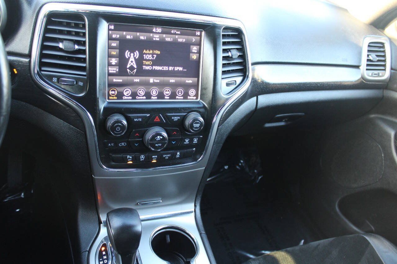 Used 2018 Jeep Grand Cherokee Altitude AWD/4WD image 13