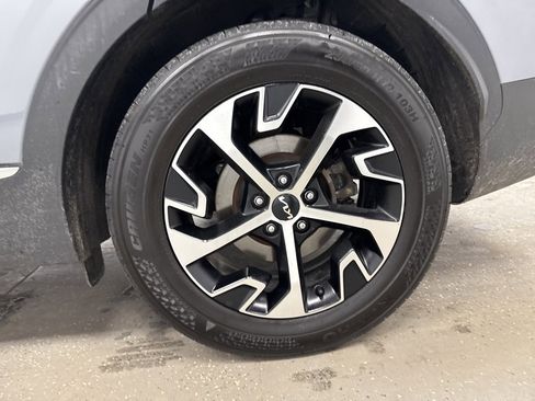 Used 2023 Kia Sportage EX image 5