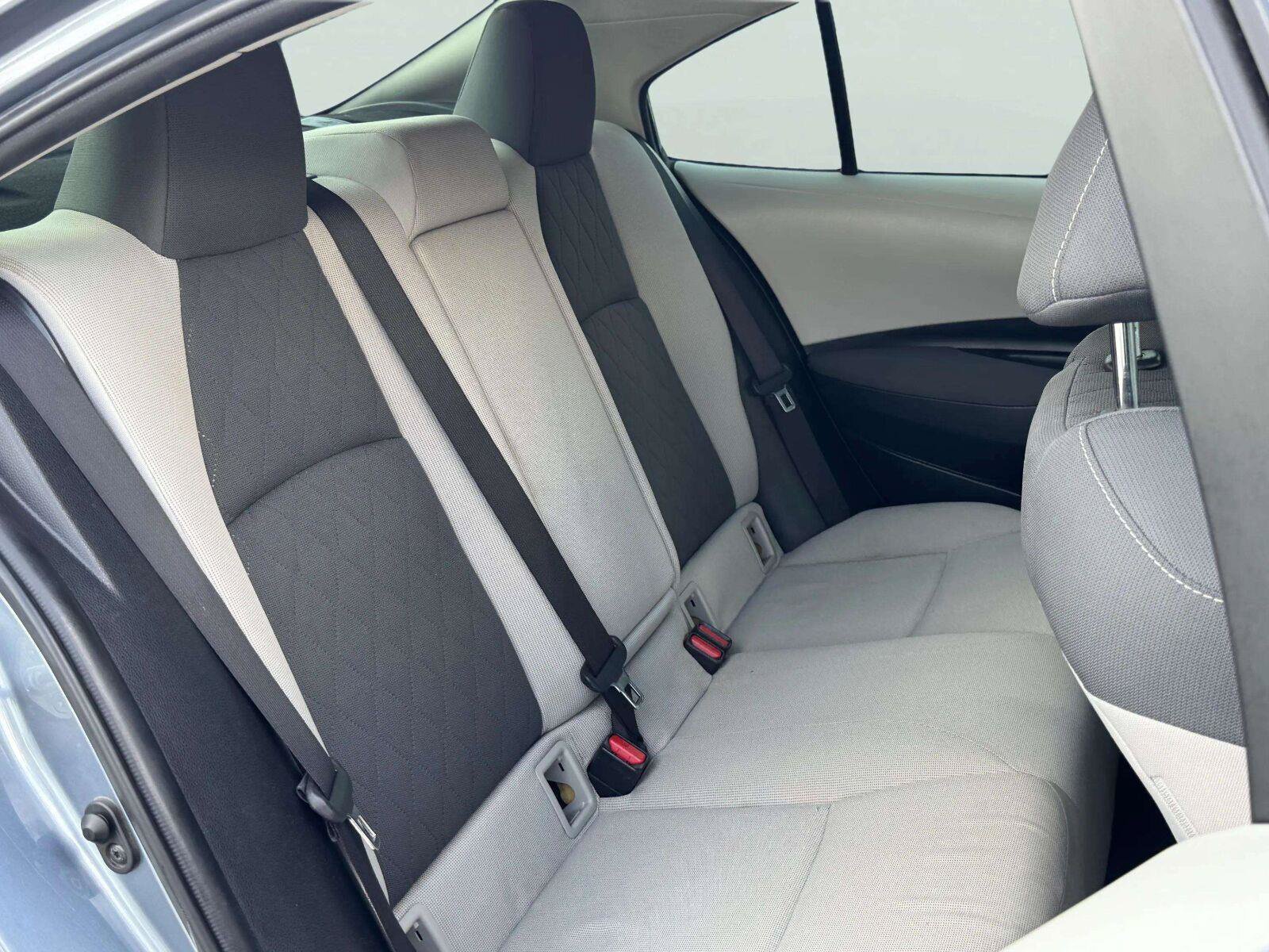Used 2020 Toyota Corolla LE FWD image 36