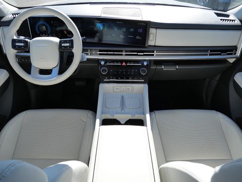 Certified 2025 Hyundai Santa Fe SEL image 10