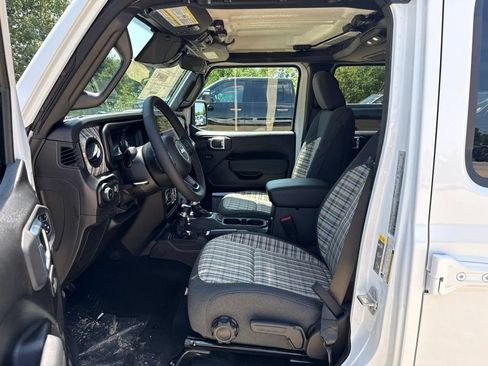 New 2026 Jeep Wrangler Unlimited Sport AWD/4WD image 16