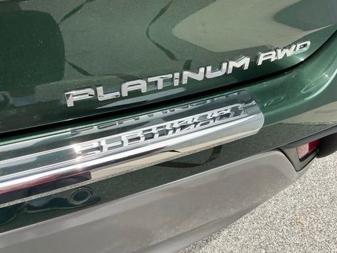 Used 2024 Toyota Highlander Platinum AWD/4WD image 6