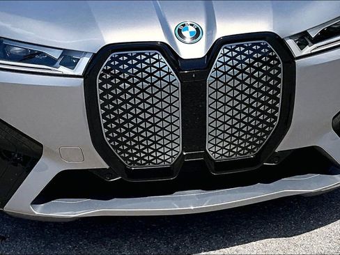 Used 2023 BMW iX M60 AWD/4WD image 11