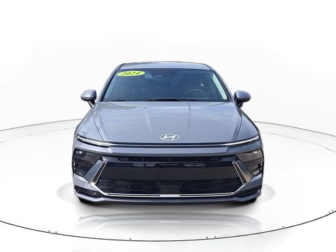 Used 2024 Hyundai Sonata SEL FWD image 2