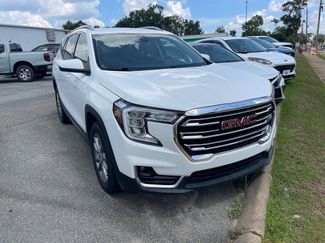 Used 2024 GMC Terrain SLT image 1