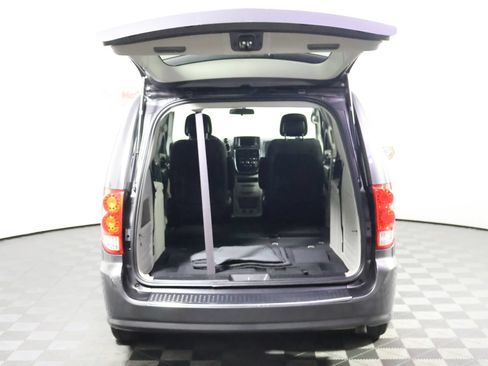 Used 2018 Dodge Grand Caravan SE FWD image 10