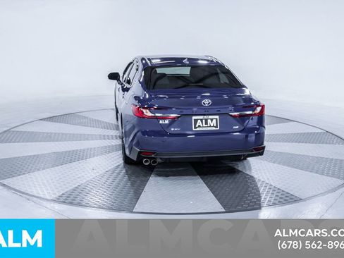 Used 2025 Toyota Camry SE image 8