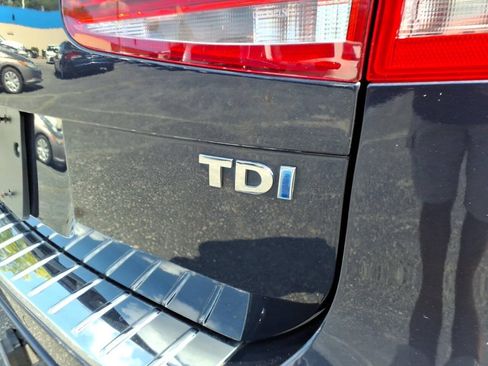Used 2014 Volkswagen Touareg TDI AWD/4WD image 6