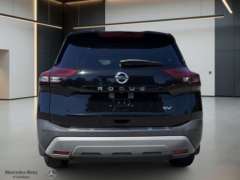 Used 2021 Nissan Rogue SV FWD image 5