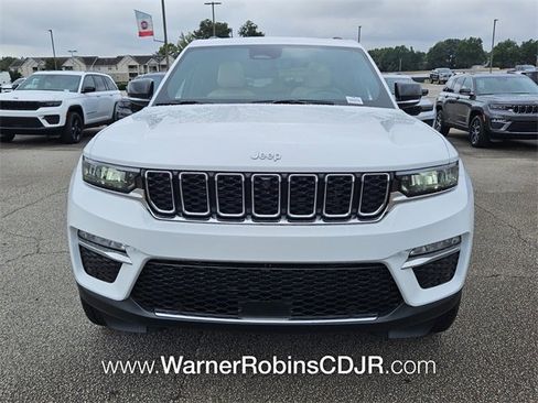 New 2025 Jeep Grand Cherokee Limited w/ Luxury Tech Group II image 2