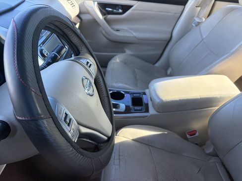 Used 2014 Nissan Altima 2.5 SL w/ Technology Package FWD image 12