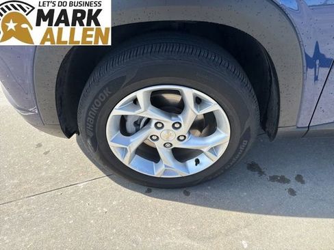 Used 2024 Chevrolet Trax LS w/ LS Convenience Package image 7