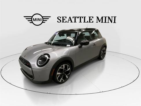 Certified 2025 MINI Cooper S image 5