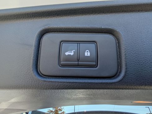 New 2025 Nissan Pathfinder SL image 29