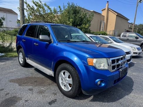 Used 2011 Ford Escape XLT w/ 202A Rapid Spec Order Code FWD image 1
