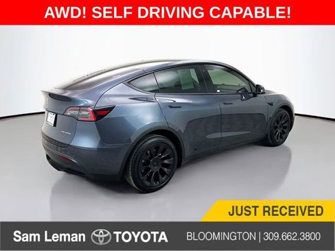Used 2022 Tesla Model Y Long Range image 7