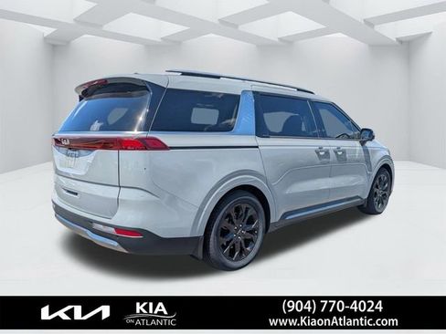 Used 2023 Kia Carnival SX Prestige FWD image 3