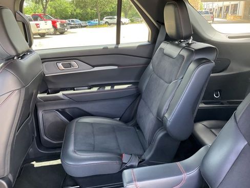 Used 2025 Ford Explorer ST AWD/4WD image 10
