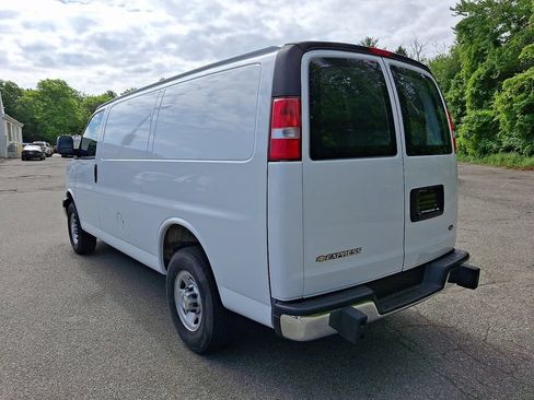 Used 2025 Chevrolet Express 2500 w/ Driver Convenience Package RWD image 5