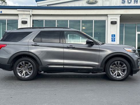 Used 2023 Ford Explorer XLT w/ Equipment Group 202A image 3