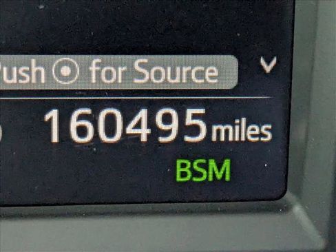 Used 2018 Toyota RAV4 XLE image 10