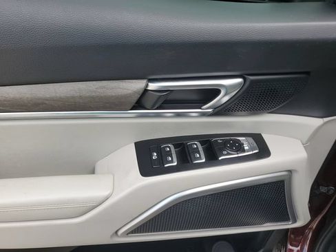 Certified 2022 Kia Telluride EX w/ EX Premium Package FWD image 19