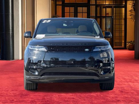Used 2025 Land Rover Range Rover Sport SE image 7