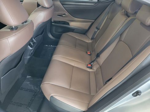 Certified 2025 Lexus ES 300h w/ Premium Package FWD image 13
