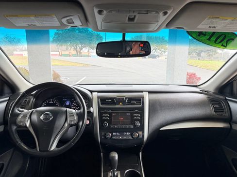 Used 2014 Nissan Altima 2.5 SV w/ Convenience Package image 37