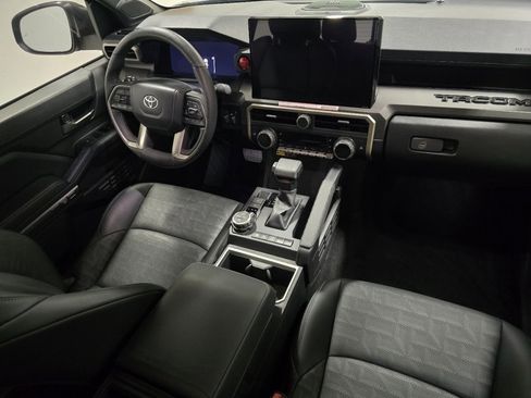 Used 2024 Toyota Tacoma TRD Off-Road image 28