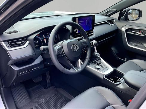 Used 2024 Toyota RAV4 XSE w/ Advanced Technology Package AWD/4WD image 18