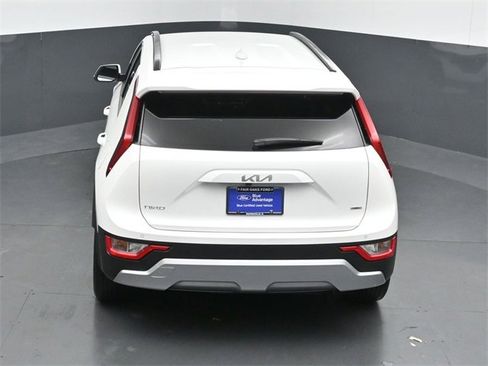 Used 2024 Kia Niro EX image 46