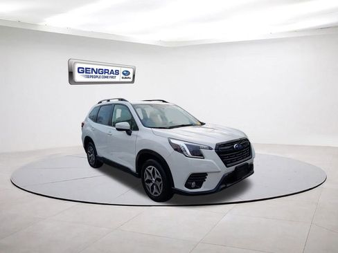 Used 2023 Subaru Forester Premium image 1