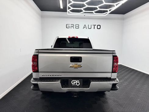 Used 2017 Chevrolet Silverado 1500 Custom w/ Custom Convenience Package RWD image 6