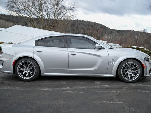 Used 2020 Dodge Charger SRT Hellcat w/ Navigation & Travel Group image 9