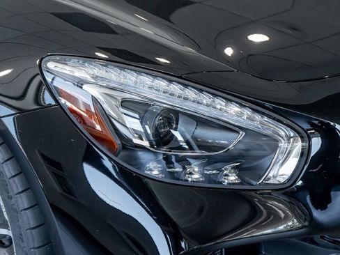 Used 2018 Mercedes-Benz AMG GT Roadster image 26