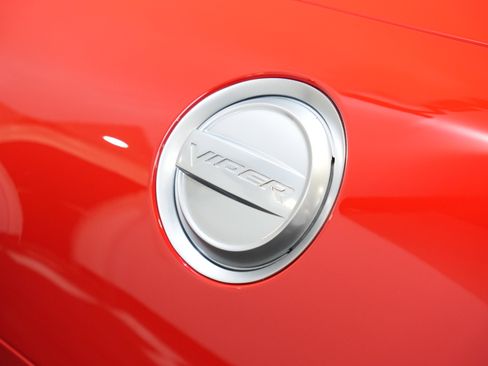 Used 2013 SRT Viper GTS w/ GTS Laguna Interior Pkg image 14