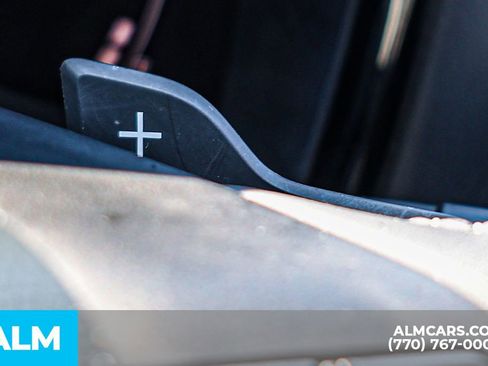 Used 2025 Toyota Camry SE image 35