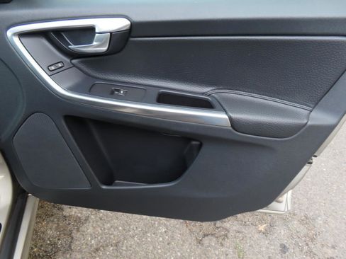 Used 2014 Volvo XC60 3.2 image 23