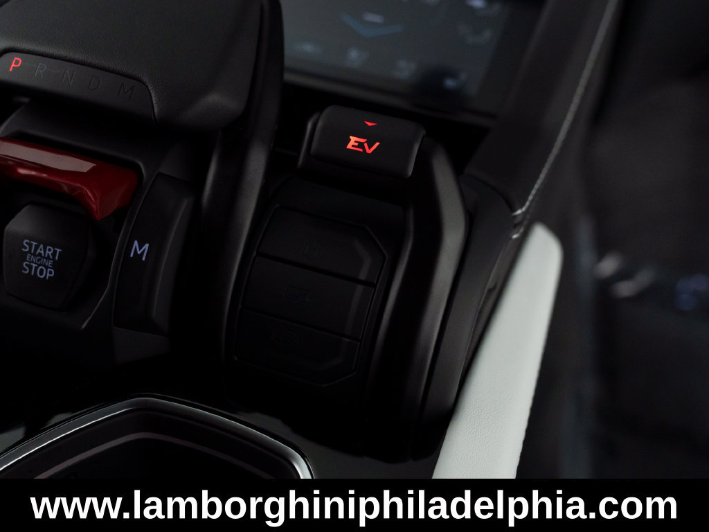 Used 2025 Lamborghini Urus S AWD/4WD image 26