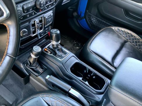 Used 2022 Jeep Wrangler Unlimited Sahara AWD/4WD image 15