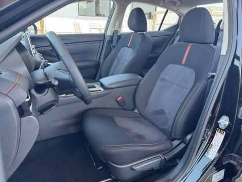Used 2025 Nissan Sentra SR w/ Midnight Edition FWD image 20