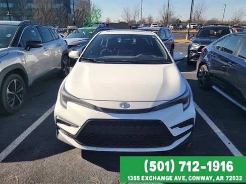 Used 2025 Toyota Corolla SE image 2