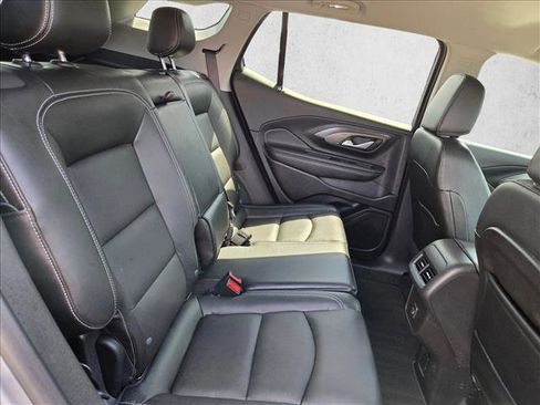 Used 2024 GMC Terrain SLT AWD/4WD image 19