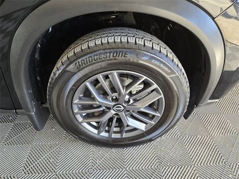 Used 2023 Nissan Rogue S image 18